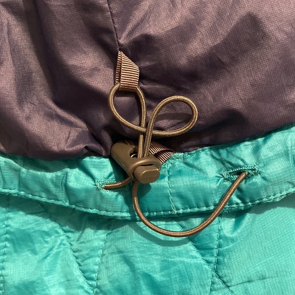 Patagonia Primaloft Quilted Jacket with Pullcord Cinchable Bottom Hem - Picture 3 of 8